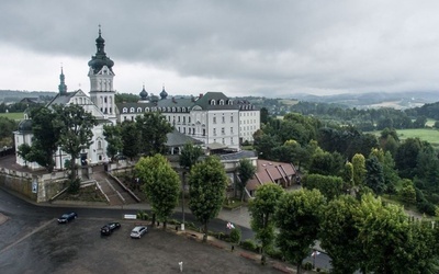 Sanktuarium i klasztor w Tuchowie.