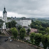 Sanktuarium i klasztor w Tuchowie.