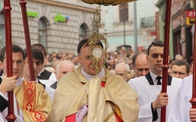 Procesje tylko wokół kościołów