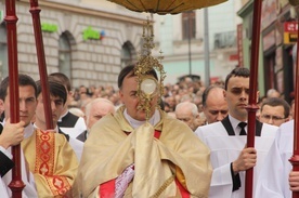 Procesje tylko wokół kościołów