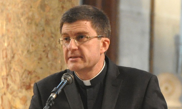 Episkopat Francji obawia się represji względem religii