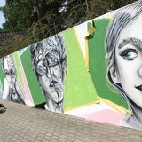 Cukin maluje graffiti wokół hospicjum
