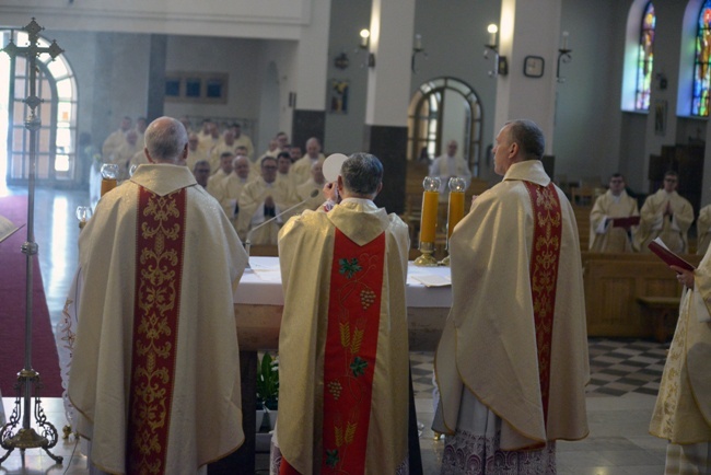 Pielgrzymka księży do Ostrej Bramy w Skarżysku-Kamiennej