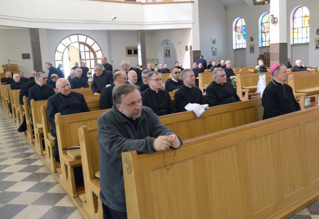 Pielgrzymka księży do Ostrej Bramy w Skarżysku-Kamiennej