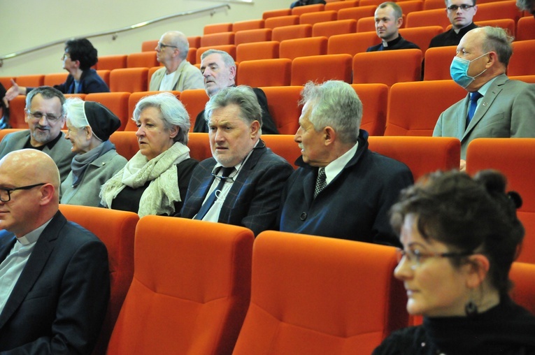 Nominacje dla członków komisji synodalnych