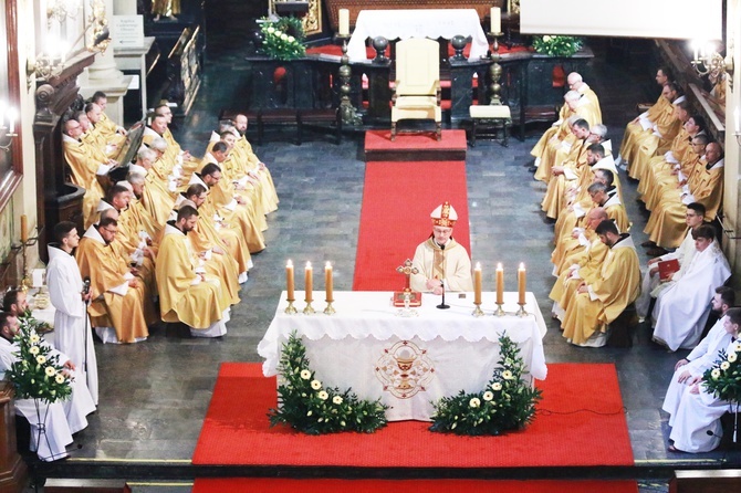 Święcenia kapłańskie i diakonatu w zakonie bernardynów