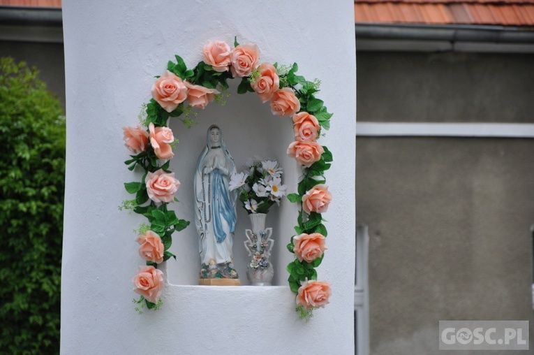 W Retkowie przeniesiono kapliczkę