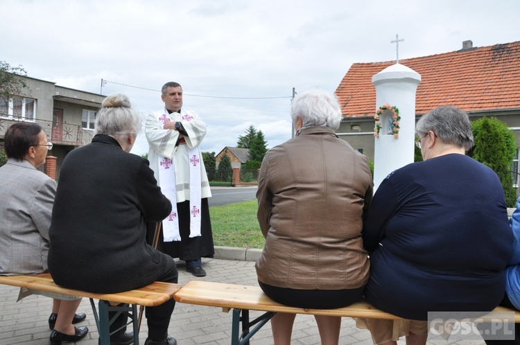 W Retkowie przeniesiono kapliczkę