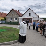 W Retkowie przeniesiono kapliczkę