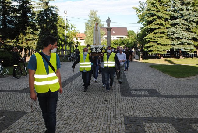 Męski Różaniec w Stalowej Woli