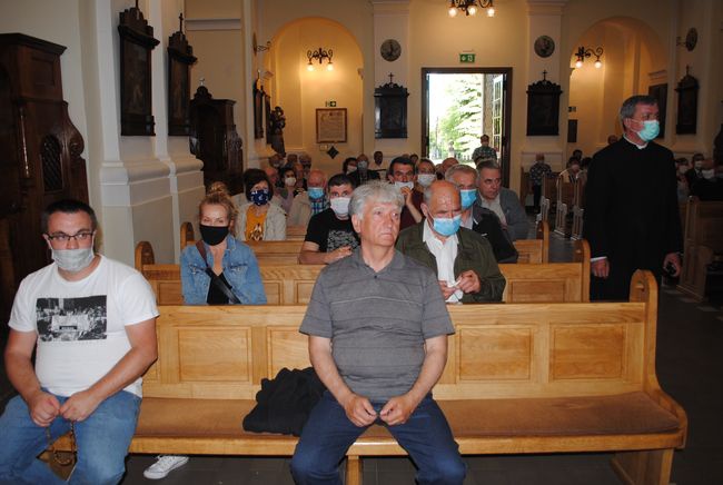 Męski Różaniec w Stalowej Woli