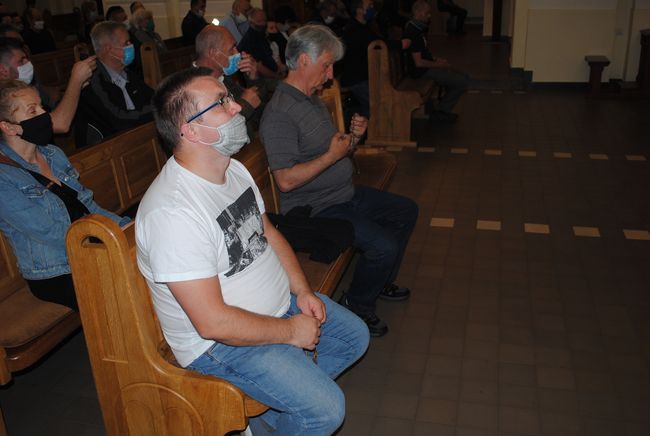 Męski Różaniec w Stalowej Woli