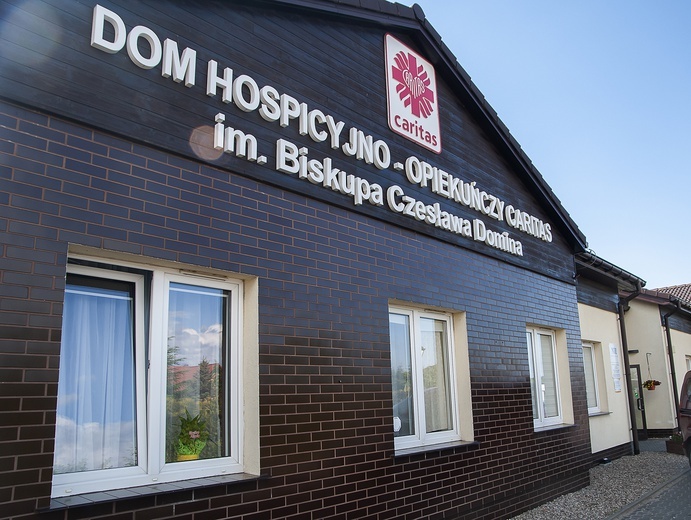 Prezent dla darłowskiego hospicjum 