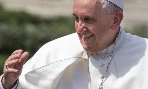 Franciszek: Niedziela Trójcy Świętej skłania do fascynacji Bożym pięknem 