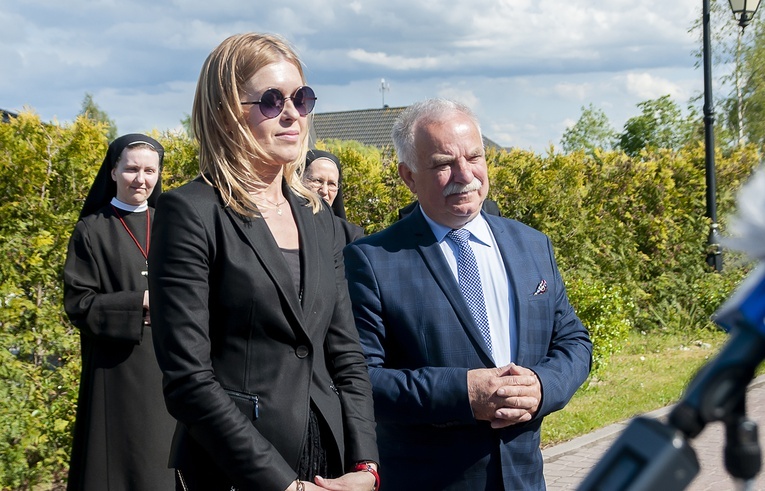 Prezent dla darłowskiego hospicjum 