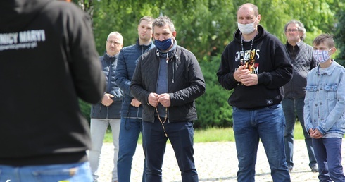 Męski Różaniec w Pile