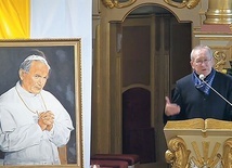 Wykładowca wyjaśnił znaczenie papieskiego wyznania „Totus Tuus”.