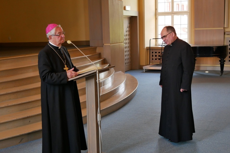 Zmiany i wyróżnienia kapłanów w archidiecezji gdańskiej