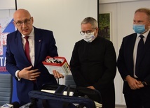 Żyrardów to jedno z pierwszych miejsc, do których trafił respirator.