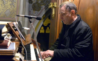 Pomysłodawcą rocznicowych spotkań i koncertów jest Robert Grudzień, muzyk, kompozytor i społecznik.