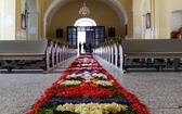 Dywan z kwiatów w parafii pw. św. Mikołaja w Głogowie
