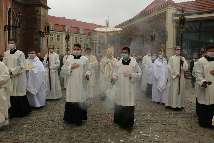 Boże Ciało 2020 w katedrze wrocławskiej 