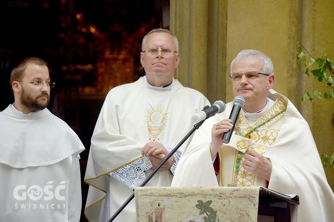 Boże Ciało z trzema biskupami w Świdnicy