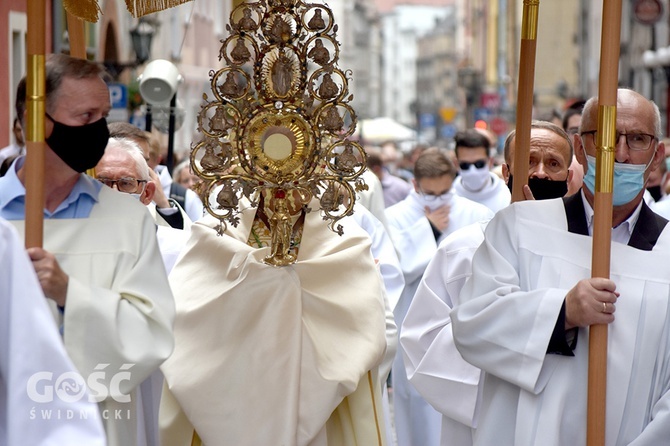 Boże Ciało z trzema biskupami w Świdnicy