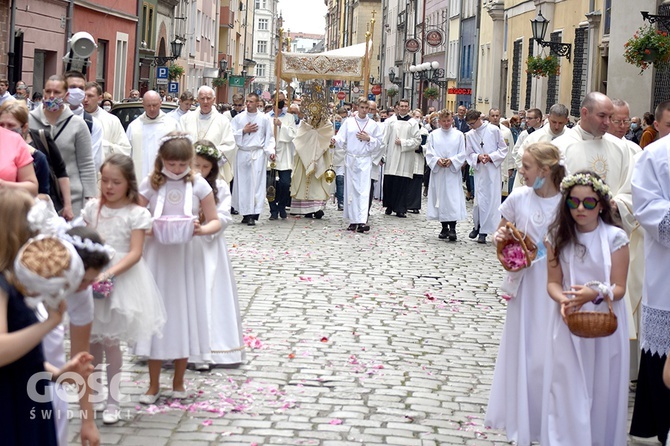 Boże Ciało z trzema biskupami w Świdnicy