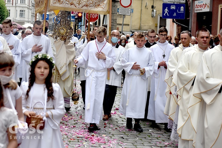 Boże Ciało z trzema biskupami w Świdnicy