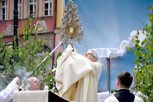 Boże Ciało z trzema biskupami w Świdnicy