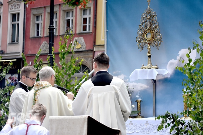 Boże Ciało z trzema biskupami w Świdnicy