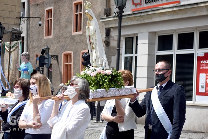 Boże Ciało z trzema biskupami w Świdnicy