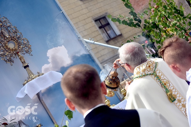 Boże Ciało z trzema biskupami w Świdnicy