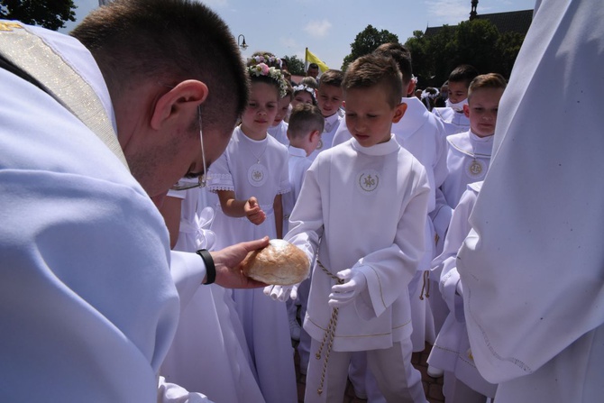 Boże Ciało i I Komunia w Szczepanowie 