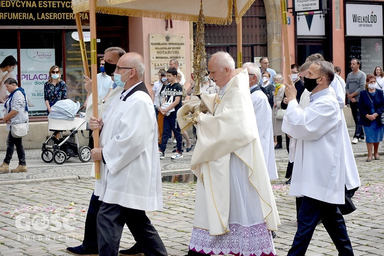 Boże Ciało z trzema biskupami w Świdnicy