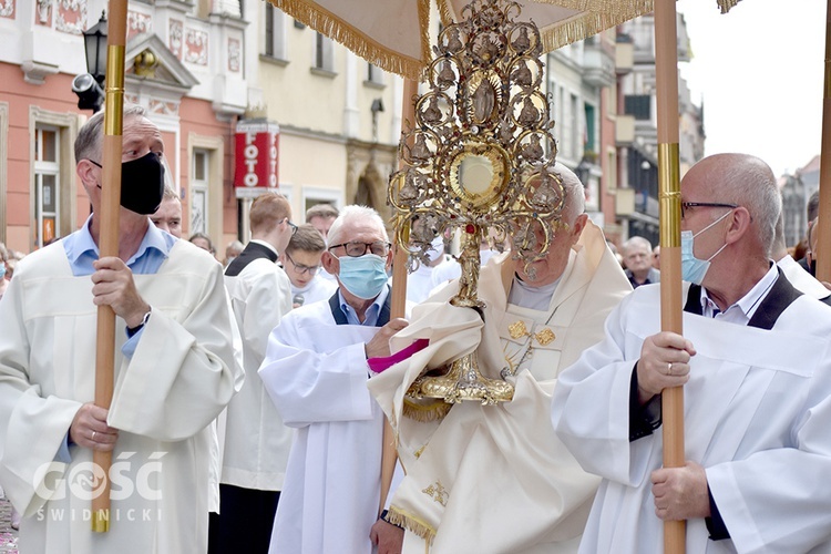 Boże Ciało z trzema biskupami w Świdnicy