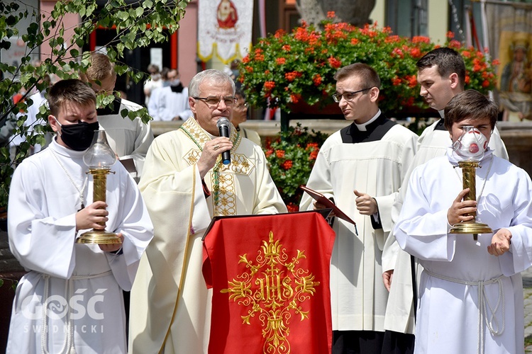 Boże Ciało z trzema biskupami w Świdnicy