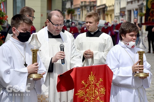 Boże Ciało z trzema biskupami w Świdnicy