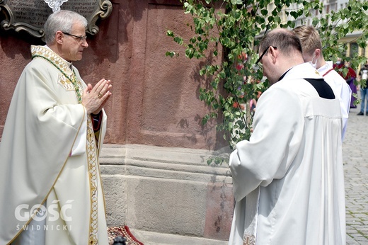 Boże Ciało z trzema biskupami w Świdnicy