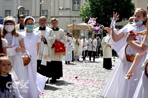 Boże Ciało z trzema biskupami w Świdnicy