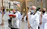 Boże Ciało z trzema biskupami w Świdnicy