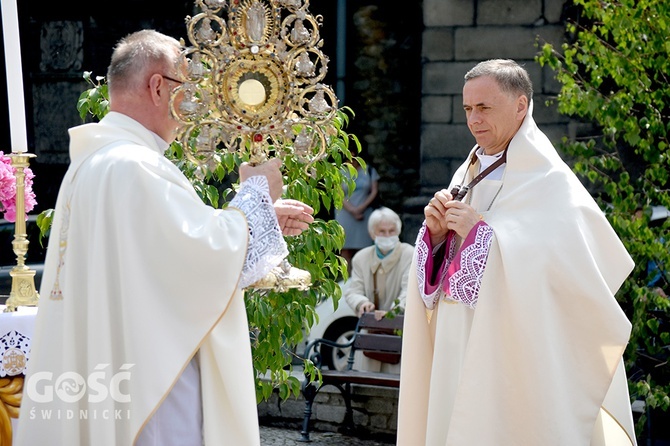 Boże Ciało z trzema biskupami w Świdnicy