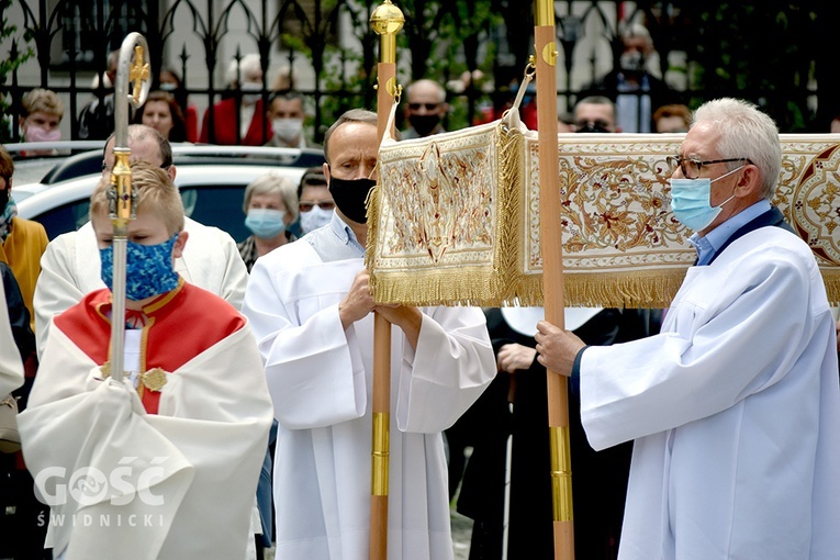 Boże Ciało z trzema biskupami w Świdnicy