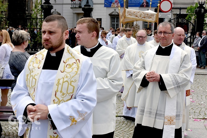 Boże Ciało z trzema biskupami w Świdnicy