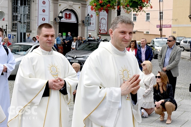 Boże Ciało z trzema biskupami w Świdnicy