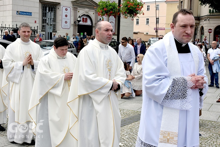 Boże Ciało z trzema biskupami w Świdnicy