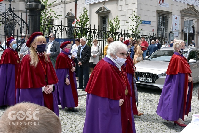 Boże Ciało z trzema biskupami w Świdnicy