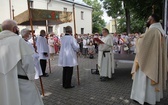 Tarnobrzeg. Procesja w parafii ojcow dominikanów