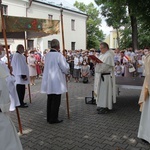 Tarnobrzeg. Procesja w parafii ojcow dominikanów